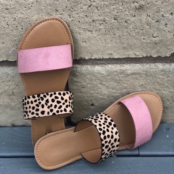 🎊HOST Pick 5-19🎊Pink and Leopard Print Strap Sandals - Picture 2 of 7